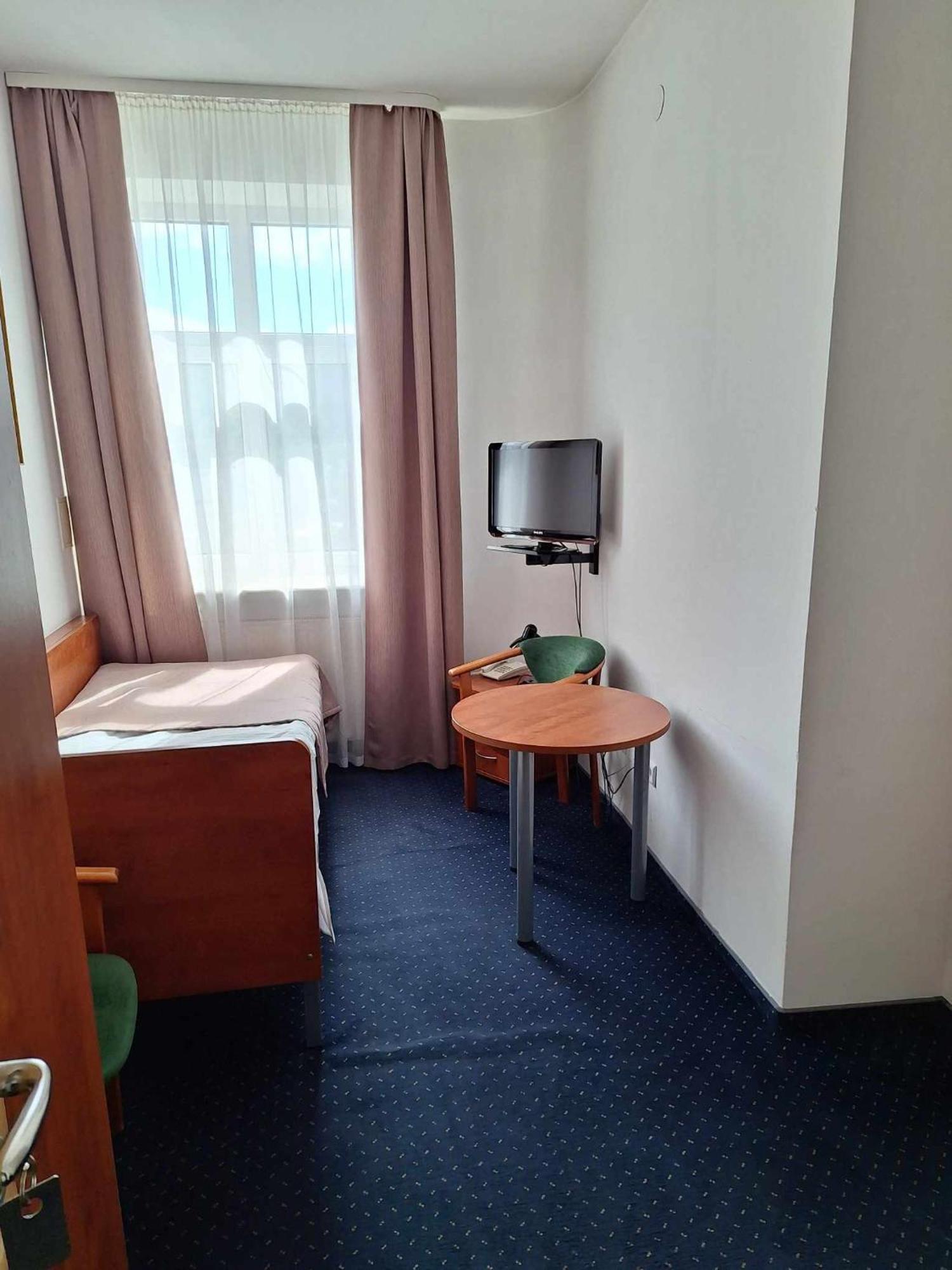 Hotel *** Nat Krynica Zdroj Luaran gambar
