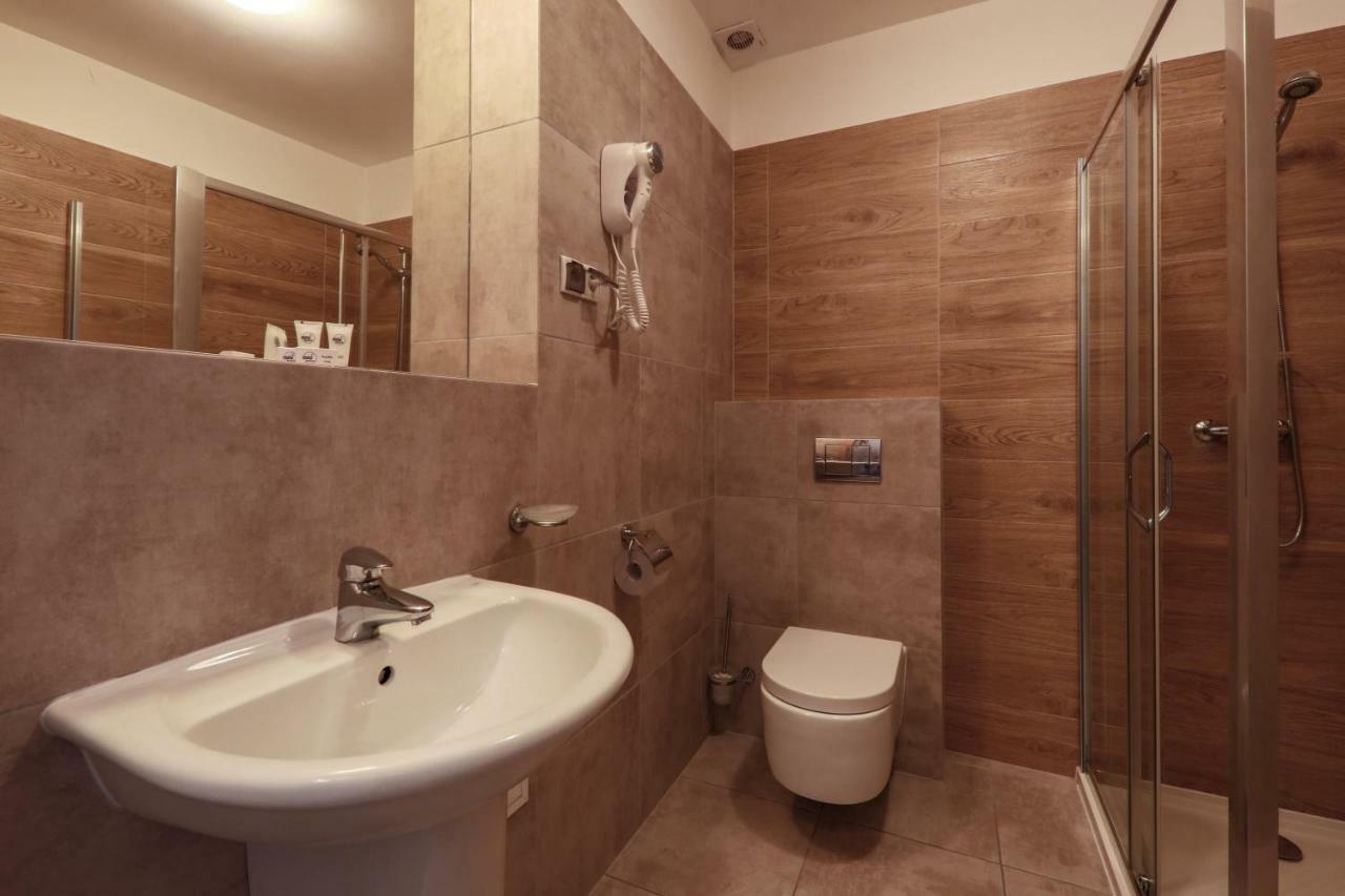 Hotel *** Nat Krynica Zdroj Luaran gambar